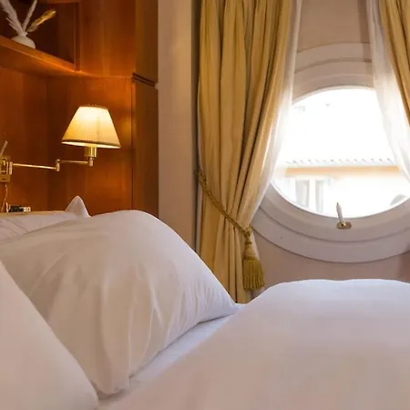 Carbonesi Luxury - Centro Storico Apartamento *
