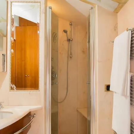 Carbonesi Luxury - Centro Storico Apartment *